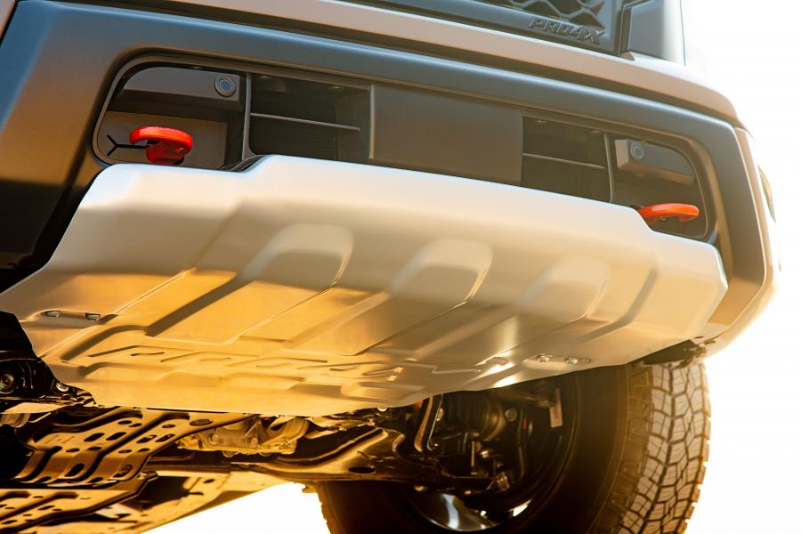 Детали экстерьера Nissan Titan Pro4X Crew Cab 2019 года  (фото 23 из 35)